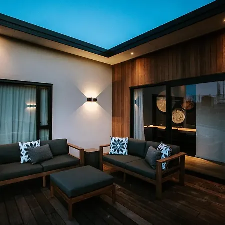 The Heights - Sleeps 8 - Lake Views - Outdoor Fire