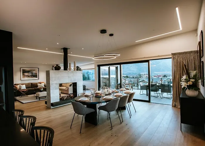 The Heights - Sleeps 8 - Views - Outdoor Fire ワナカ