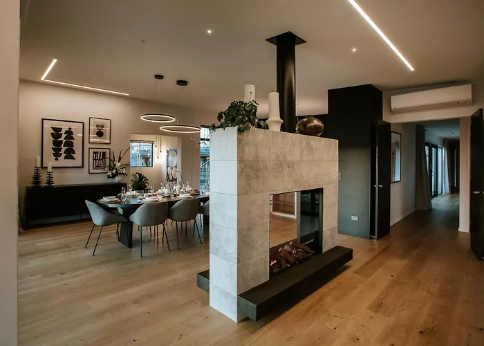 The Heights - Sleeps 8 - Views - Outdoor Fire *